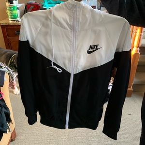 nike windbreaker
